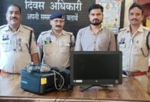 पुलिस का बड़ा खुलासा: फर्जी दस्तावेज बनाने में माहिर कैफे संचालक गिरफ्तार