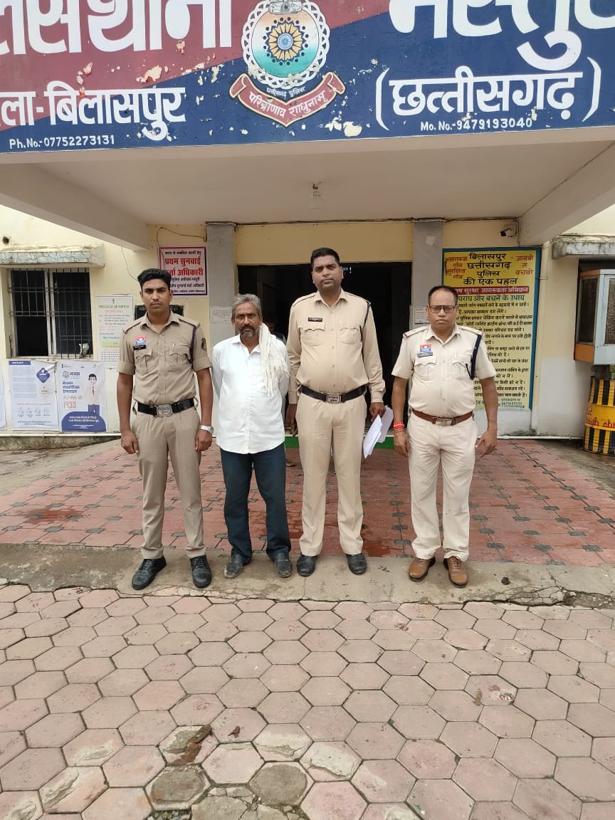 पुरानी रंजिश…चाचा ने किया भतीजा पर रापा से जानलेवा हमला…आरोपी गिरफ्तार पुरानी रंजिश…चाचा ने किया भतीजा पर रापा से जानलेवा हमला…आरोपी गिरफ्तार