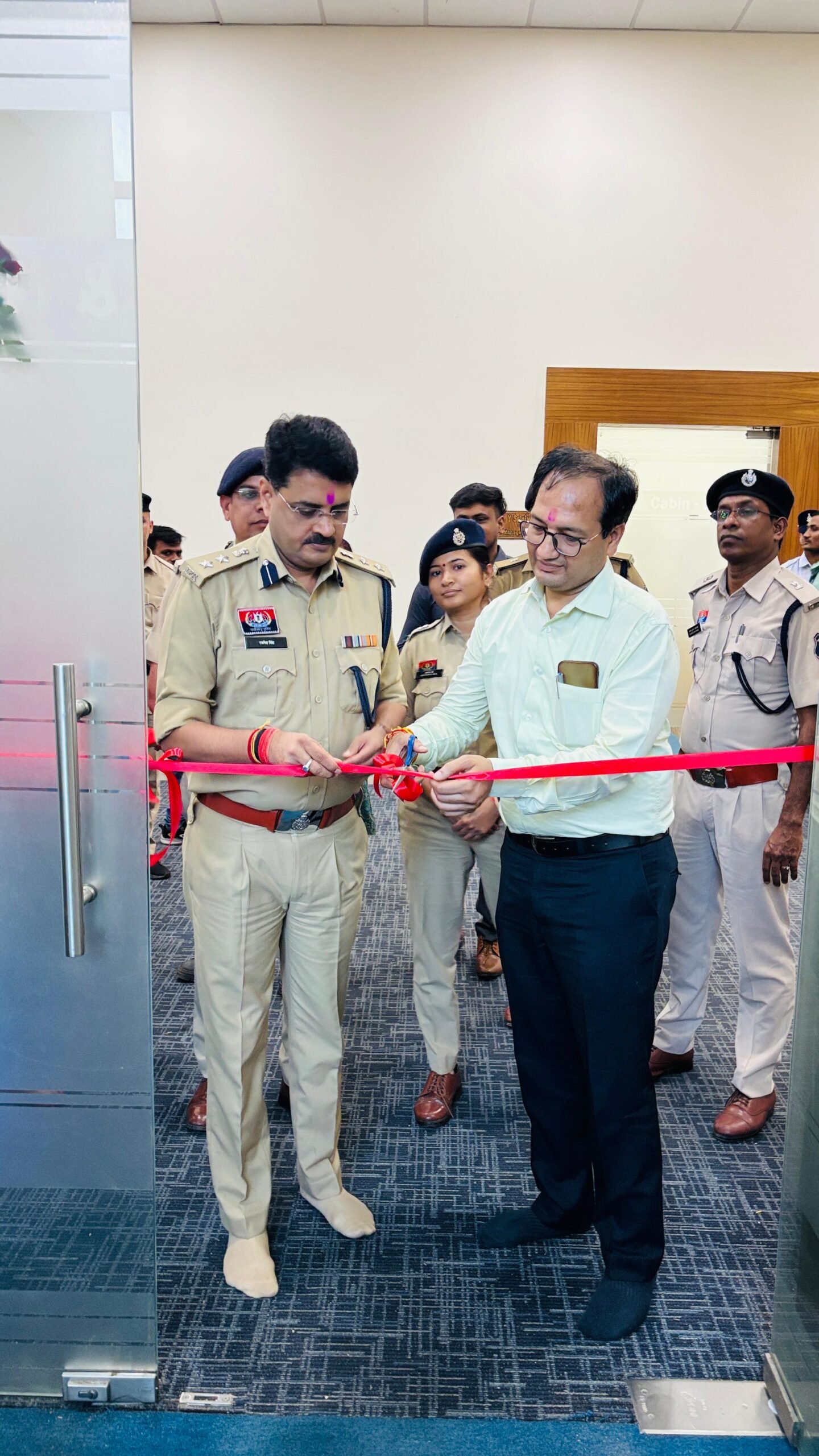 आधुनिक पुलिस नियंत्रण कक्ष का कलेक्टर और SSP ने किया उद्घाटन. बताया..अब होगी त्वरित कार्रवाई आधुनिक पुलिस नियंत्रण कक्ष का कलेक्टर और SSP ने किया उद्घाटन. बताया..अब होगी त्वरित कार्रवाई