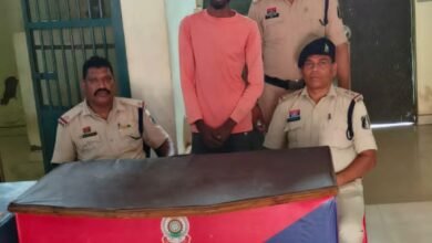 फरारी के बाद फंसा शिकंजे में.. एक साल से छिपे आरोपी को पुलिस ने पकड़ा.. नाबालिक को कराया मुक्त