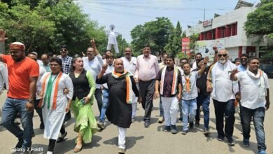 नेहरू चौक में कांग्रेस ने जलाया पुतला..दिखाया आक्रोश…दहन… ईडी  कार्यवाही का किया विरोध