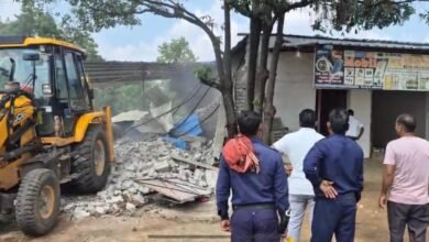 घोरामार में अतिक्रमण पर प्रशासन का करारा वार… शासकीय भूमि से हटाये गये 10 कब्जाधारी