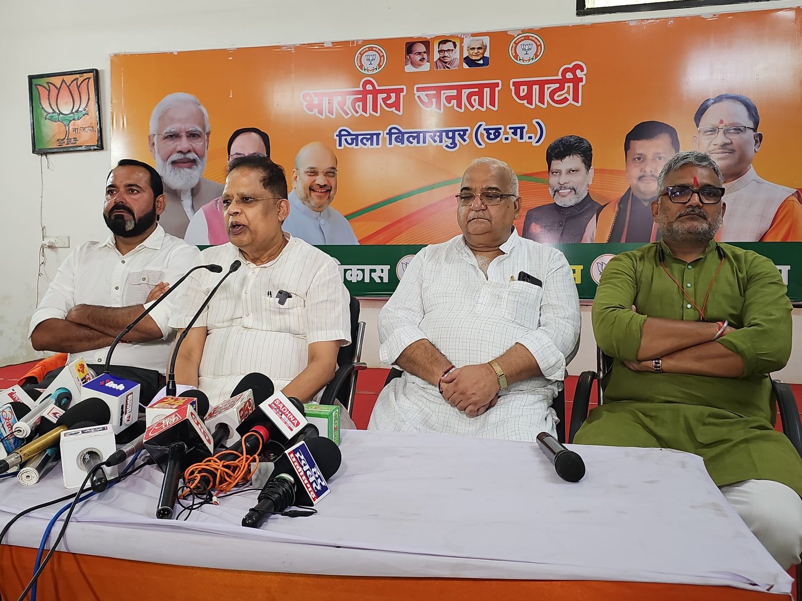 छत्तीसगढ़ में 5000 करोड़ का शराब घोटाला! अमर अग्रवाल के आरोपों से मचा सियासी भूचाल.. पूछा बार बार क्यों गए भूपेश छत्तीसगढ़ में 5000 करोड़ का शराब घोटाला! अमर अग्रवाल के आरोपों से मचा सियासी भूचाल.. पूछा बार बार क्यों गए भूपेश