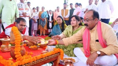 लोक पर्व हरेली: उपमुख्यमंत्री निवास में उमड़ा सांस्कृतिक रंग… अतिथियों का हुआ परंपरागत पकवान से स्वागत..गेडी पर चढकर मनाया उत्सव