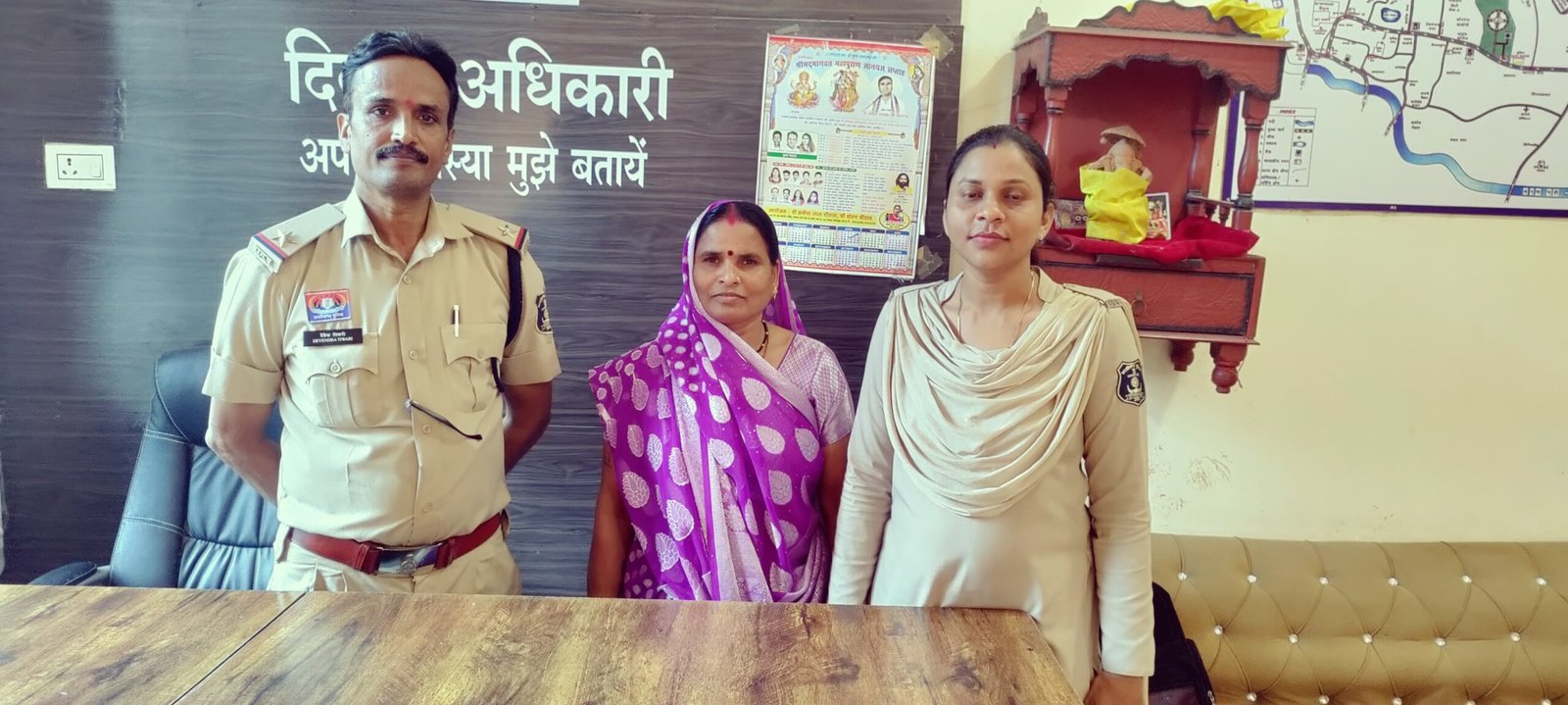 मल्टी मिलियन डॉलर प्रोजेक्ट का झांसा..आर्मी जवान से 3 लाख की ठगी…आरोपी की मां गिरफ़्तार मल्टी मिलियन डॉलर प्रोजेक्ट का झांसा..आर्मी जवान से 3 लाख की ठगी…आरोपी की मां गिरफ़्तार