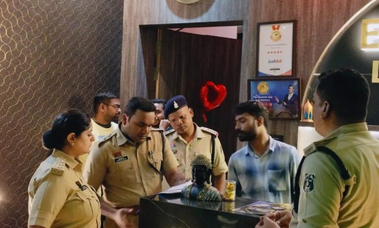 स्पा की आड़ में जिस्मफरोशी की गंध? पुलिस ने चलाया देर रात अभियान”..”स्पा सेंटरों में हड़कंप