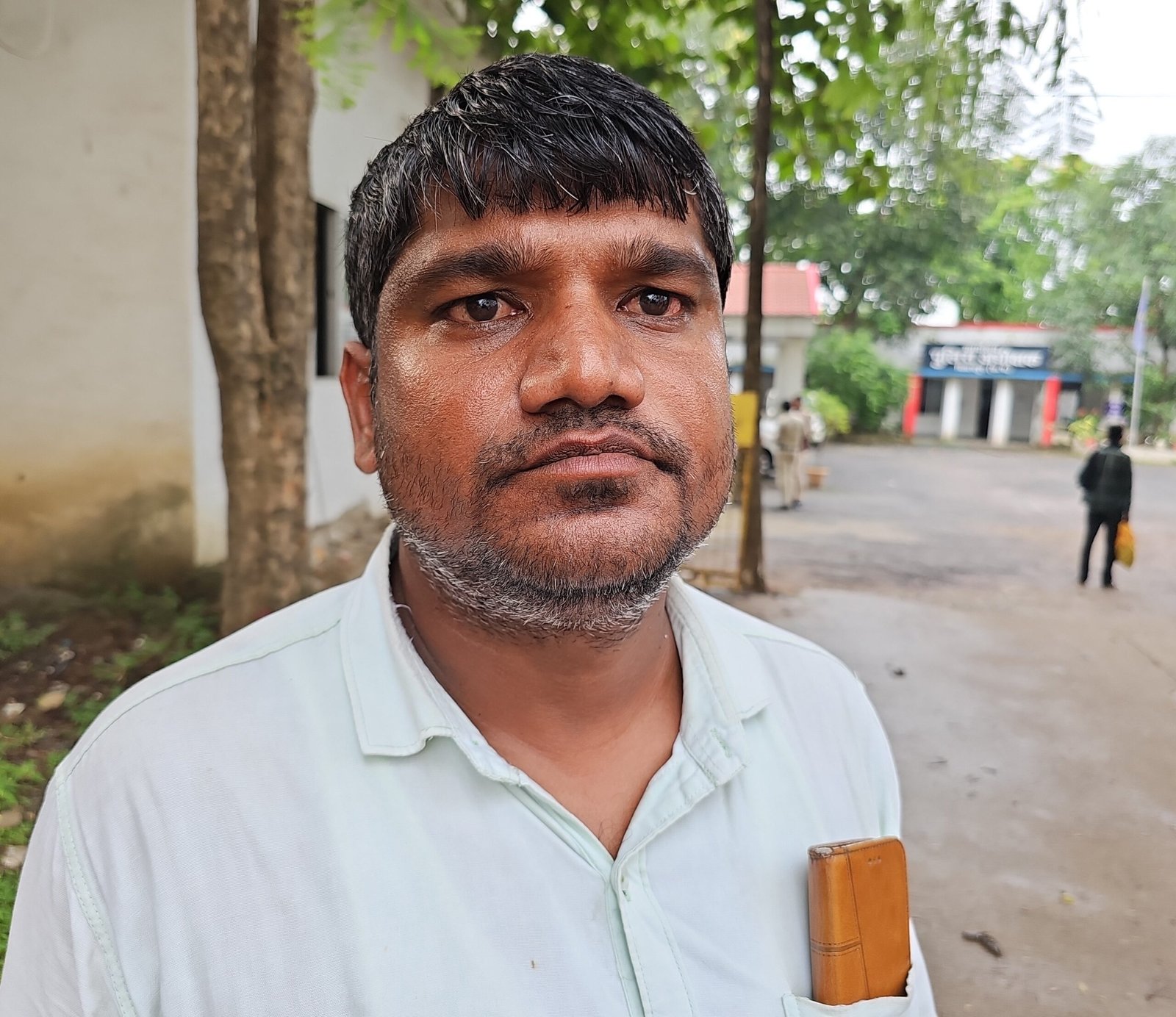 20 हजार की मांग, धमकी और झूठा केस: किसान की शिकायत पर आरक्षक निलंबित, थाना प्रभारी पर जांच के आदेश