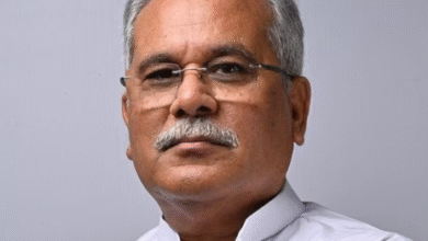 CG NEWS:ED छापे के बीच घर से बाहर आए भूपेश बोले- “मैं ना डरूंगा …ना दबूंगा…. ना झुकुंगा…” और  विधानसभा के लिए हो गए रवाना
