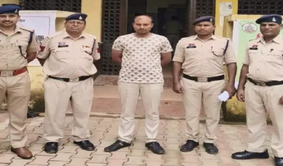 एसपी के नाम पर ठगी..आरक्षक की खुली पोल…सेवा से बर्खास्त एसपी के नाम पर ठगी..आरक्षक की खुली पोल…सेवा से बर्खास्त