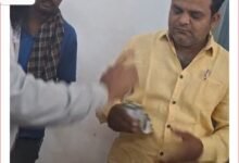 कैमरे में पकड़ी गई ‘ईमानदारी’ की एक्टिंग! रिश्वत लौटाते ही, इंजीनियर निलंबित !”