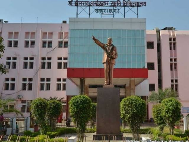 1.5 करोड़ की दवा घोटाला ! डॉक्टर और फार्मासिस्टों की मिलीभगत..भ्रष्टाचारियों ने डाला जनता के स्वास्थ्य पर डाका 1.5 करोड़ की दवा घोटाला ! डॉक्टर और फार्मासिस्टों की मिलीभगत..भ्रष्टाचारियों ने डाला जनता के स्वास्थ्य पर डाका