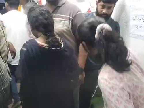 मासूमों की चीख वर्दी तक पहुंची. दोनों बच्चियां रेस्क्यू.. पुलिसकर्मी ने प्रताड़ना का हद किया पार किया..जांच का आदेश