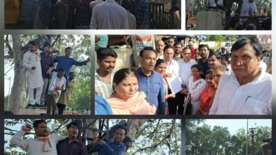 टेबल फैन और हाथ पंखा लेकर कांग्रेस का हल्ला बोल .. संभागीय बिजली कार्यालय का किया घेराव….वादा-खिलाफी पर जताया आक्रोश