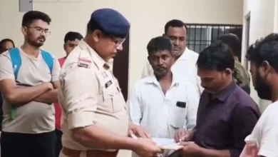 “बंदूक छोड़ गया बाप, कलम थाम गया बेटा – इंजीनियर ने निभाया नक्सली पिता का अंतिम संस्कार”