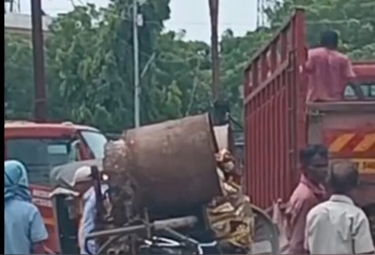SECL कबाड़ चोरी कांड: वीडियो वायरल होते ही 6 कर्मचारी निलंबित, कबाड़ी से सामान जब्त