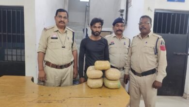 नशे के सौदागर पर पुलिस का शिकंजा..भारी मात्रा मे बरामद….रेलवे स्टेशन से युवक गिरफ्तार