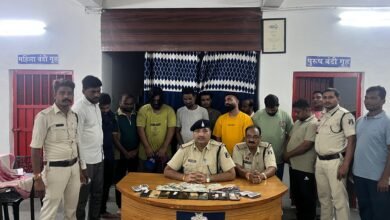 जंगल में जुए का अड्डा ध्वस्त, 10 जुआरी रंगेहाथ गिरफ्तार..3.33 लाख का माल जब्त