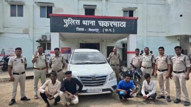 दो लूट, चार आरोपी..पुलिस का फास्ट ट्रैक ऑपरेशन.. लुटेरों से इनोवा-बाइक बरामद