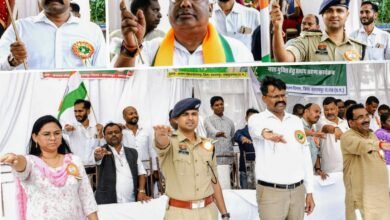 देशभक्ति के रंग में रंगा बलरामपुर..सांसद के नेतृत्व में निकाली गई भव्य तिरंगा यात्रा