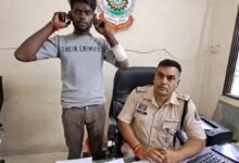 चेकिंग अभियान में पुलिस की बड़ी सफलता, आर्म्स एक्ट का आरोपी गिरफ्तार..एसएसपी ने किया इनाम का ऐलान