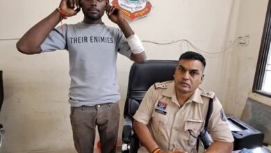 चेकिंग अभियान में पुलिस की बड़ी सफलता, आर्म्स एक्ट का आरोपी गिरफ्तार..एसएसपी ने किया इनाम का ऐलान