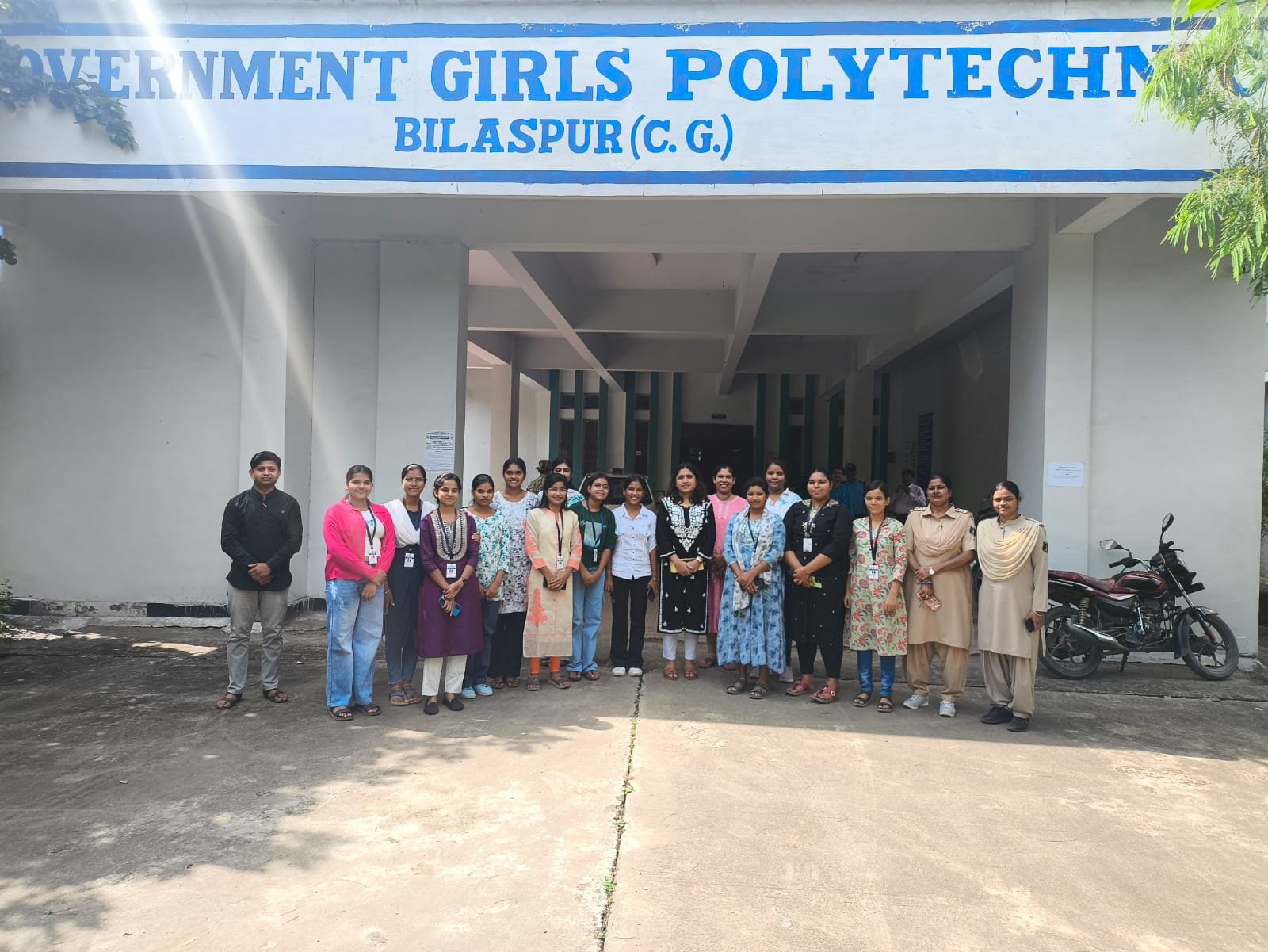 महिला सुरक्षा को लेकर जागरूक हुईं छात्राएं, पुलिस अफसरों ने POSH ACT 2013 पर दी ट्रेनिंग महिला सुरक्षा को लेकर जागरूक हुईं छात्राएं, पुलिस अफसरों ने POSH ACT 2013 पर दी ट्रेनिंग