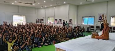 CG NEWS:एवीएम में आध्यात्मिक योग स्पिकमैके कार्यक्रम में स्वामी त्यागराज  की सव्याख्यान प्रस्तुति