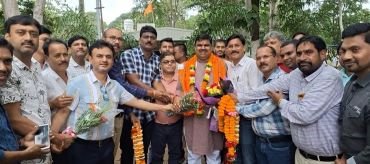 CG NEWS:शनिवार को स्कूल पूर्ववत सुबह की पाली में लगे,शालेय शिक्षक संघ ने कहा – शिक्षा का उद्देश्य केवल किताबी ज्ञान नहीं
