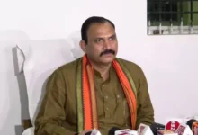 शाला कार्यक्रम में स्वास्थ्य मंत्री का विरोध.., कार्यक्रम  छोड़ भागे श्याम बिहारी.. कांग्रेस ने दी चेतावनी