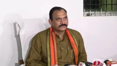 शाला कार्यक्रम में स्वास्थ्य मंत्री का विरोध.., कार्यक्रम  छोड़ भागे श्याम बिहारी.. कांग्रेस ने दी चेतावनी