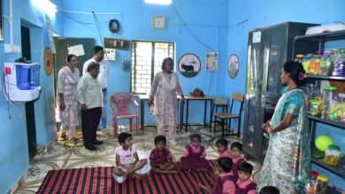 कलेक्टर ने माकड़ी क्षेत्र के विद्यालयों एवं आंगनबाड़ी केन्द्रों का किया निरीक्षण