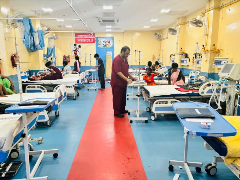सर्पदंश से जूझे 38 मासूम… समय पर इलाज से मिली नई ज़िंदगी