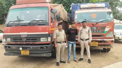 पुलिस का दबंग अभियान…  ओडिशा से फरार तस्कर को किया गिरफ्तार..3 वाहन बरामद