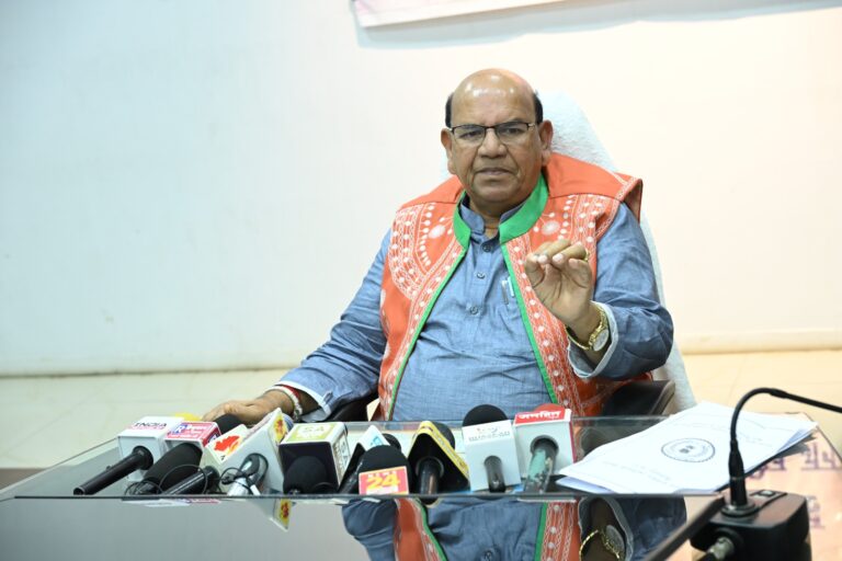 आदिवासी भी हिंदू हैं — फिर आदिवासी दिवस पर चुप्पी क्यों?  एनसीआईटी अध्यक्ष आर्य ने पेशा  और मणिपुर मामले में कही यह बात?