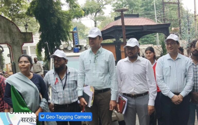 चल पड़ी साइकिल, बढ़ी जागरूकता – कलेक्टर की पहल.. सड़क पर उतरे युवा..लड़ने का दिया संदेश