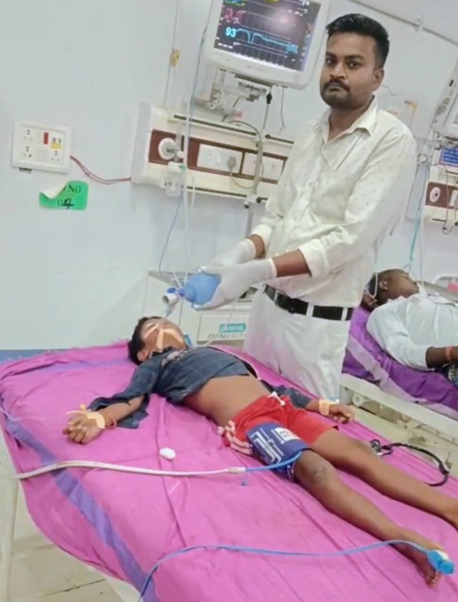 झोलाछाप का इंजेक्शन बना मौत का टीका – मासूम की जिंदगी लील गई लापरवाही.. कब जागेगा सिस्टम झोलाछाप का इंजेक्शन बना मौत का टीका – मासूम की जिंदगी लील गई लापरवाही.. कब जागेगा सिस्टम