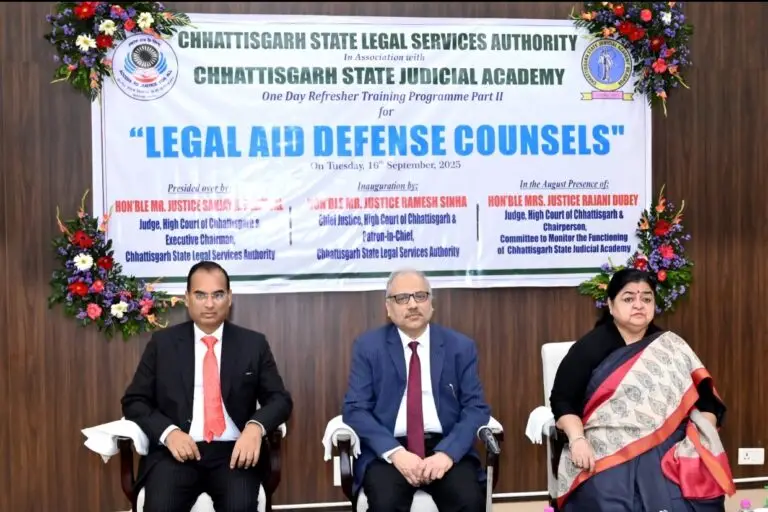 सिर्फ अदालत नहीं, सेवा भी – अधिवक्ताओं ने उठाया न्याय का बीमा..कानूनविदों ने लिया संकल्प