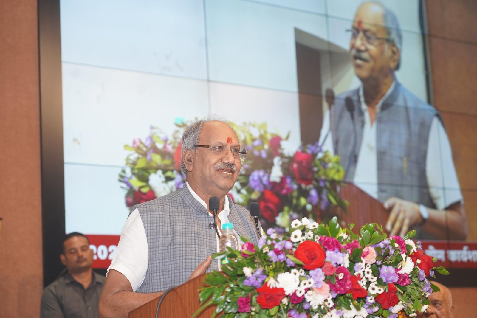 कांग्रेस के ‘वोट चोर’ अभियान पर बृजमोहन अग्रवाल का बड़ा हमला: “न बंशी बजेगी, न राधा नाचेगी… सिंहदेव अब कभी CM नहीं बनेंगे, छत्तीसगढ़ में ‘विध्वंस अभियान’ चला रही है कांग्रेस” कांग्रेस के ‘वोट चोर’ अभियान पर बृजमोहन अग्रवाल का बड़ा हमला: “न बंशी बजेगी, न राधा नाचेगी… सिंहदेव अब कभी CM नहीं बनेंगे, छत्तीसगढ़ में ‘विध्वंस अभियान’ चला रही है कांग्रेस”