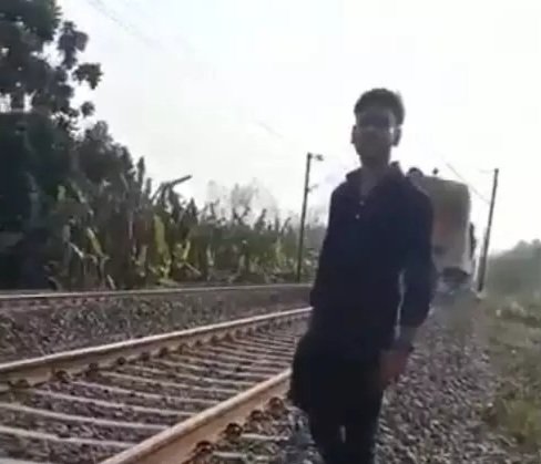 रील शूट का खतरनाक अंत — कैमरे के सामने मौत का सीन सच्चा हो गया! रील शूट का खतरनाक अंत — कैमरे के सामने मौत का सीन सच्चा हो गया!