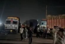 हाईवे पर एक मजदूरन की मौत… और सड़क पर गूंजा सवाल — क्या इंसान की कीमत सिर्फ ट्रक के पहिए जितनी..?