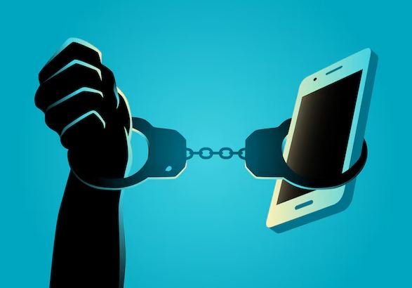 फोन पर बना ‘थाना’, घर पर बना ‘जेल’: फर्जी पुलिस ने 67.5 लाख ठग लिए—परिवार दो दिन डर में कैद फोन पर बना ‘थाना’, घर पर बना ‘जेल’: फर्जी पुलिस ने 67.5 लाख ठग लिए—परिवार दो दिन डर में कैद