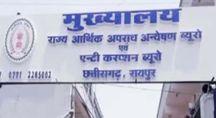 करोड़ों के कथित सप्लाई–डीएमएफ घोटाले में एसीबी–ईओडब्ल्यू की बड़ी कार्रवाई: पूर्व उपसंचालक के ठिकानों पर ताबड़तोड़ छापे
