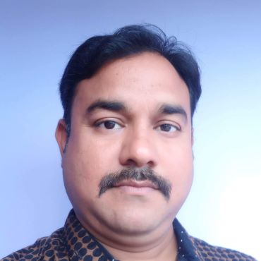 आवारा कुत्तों पर मचा बवाल, शिक्षा विभाग की दीवारों से निकलकर गली-चौराहों तक पहुंचा,नाराजगी के साथ शिक्षकों के बीच चल रही नई बहस