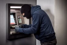 Retired TI Cyber Fraud- शेयर बाजार में बंपर मुनाफे का झांसा देकर रिटायर्ड पुलिस अफसर से 14 लाख की ठगी, व्हाट्सएप ग्रुप से बुना गया जाल