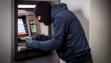 Retired TI Cyber Fraud- शेयर बाजार में बंपर मुनाफे का झांसा देकर रिटायर्ड पुलिस अफसर से 14 लाख की ठगी, व्हाट्सएप ग्रुप से बुना गया जाल