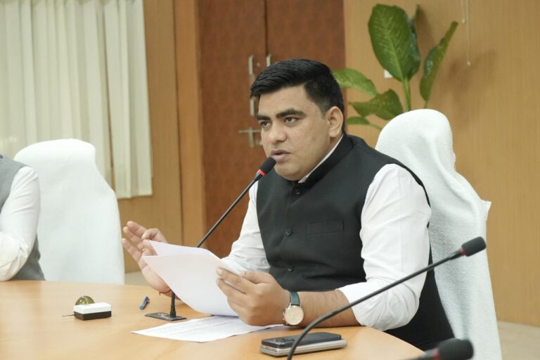 आदिम जाति कल्याण विभाग की समीक्षा बैठक, शैक्षणिक गुणवत्ता और अधोसंरचना पर विशेष जोर