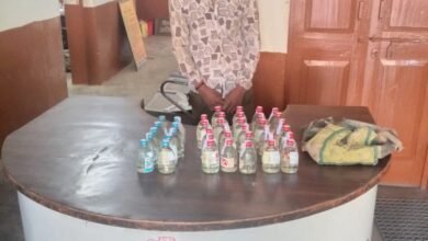 “कोनी पुलिस की सटीक दबिश, अवैध शराब बरामद..युवक भी गिरफ्तार “कोनी पुलिस की सटीक दबिश, अवैध शराब बरामद..युवक भी गिरफ्तार