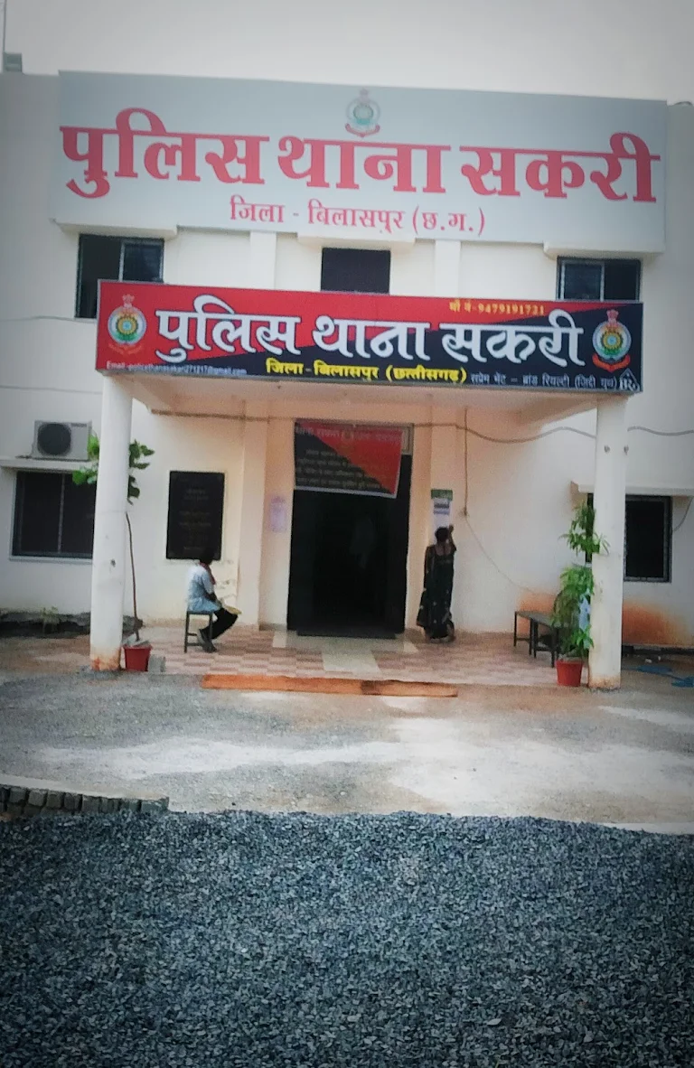 बच्चों के लिए कपड़ा खरीदने निकले थे… रास्ते में मौत ने रोक दी सांस—बिलासपुर में गूढ़ मौत की गुत्थी बच्चों के लिए कपड़ा खरीदने निकले थे… रास्ते में मौत ने रोक दी सांस—बिलासपुर में गूढ़ मौत की गुत्थी