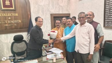 धान खरीदी में अटकते किसान, कलेक्टर से किसान नेता का संवाद..कहा, दूर करें परेशानी 