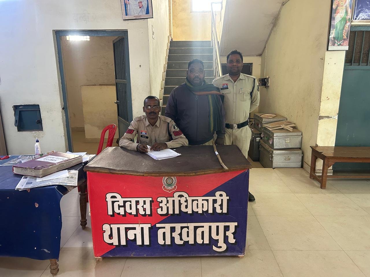 जमीन विवाद की आग में कानून की लाठी: तखतपुर में बुजुर्ग महिला के घर घुसकर हमला, आरोपी सीधे जेल जमीन विवाद की आग में कानून की लाठी: तखतपुर में बुजुर्ग महिला के घर घुसकर हमला, आरोपी सीधे जेल